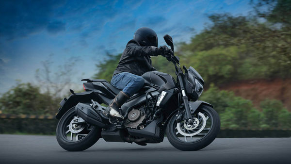 புதுப்பிக்கப்பட்ட Bajaj Dominar 400 பைக் விற்பனைக்கு அறிமுகம்! நிறைய அம்சங்களை வாரி வழங்கியிருக்காங்க!