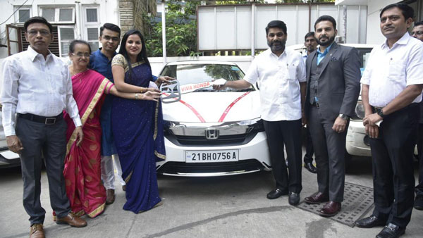 புதிய பிஎச் சீரிஸ் பதிவெண் பயன்பாட்டுக்கு வந்தாச்சு... இதோ முதல் கார்! நம்பர் ரொம்ப வித்தியாசமா இருக்கு!