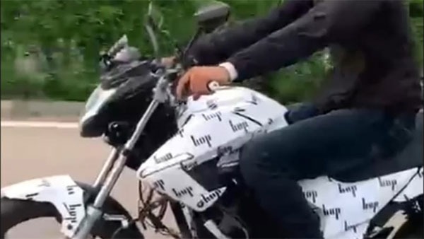 எலெக்ட்ரிக் பைக்குகள் பற்றிய தவறான எண்ணங்களை சுக்குநூறாக நொறுக்க போகிறது! இந்தியாவை கலக்க வரும் ஹோப் ஓஎக்ஸ்ஓ! எலெக்ட்ரிக் பைக்குகள் பற்றிய தவறான எண்ணங்களை சுக்குநூறாக நொறுக்க போகிறது! இந்தியாவை கலக்க வரும் ஹோப் ஓஎக்ஸ்ஓ!