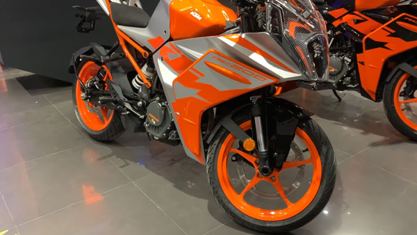 ஷோரூம்களில் புதிய கேடிஎம் ஆர்சி200 பைக்!! முதல் வீடியோ இணையத்தில் வெளியானது!