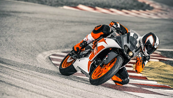 இத எதிர்பார்க்கவே இல்ல! பழைய விலையில் அடுத்த தலைமுறை KTM RC 200 அறிமுகம்... எவ்வளவு தெரியுமா?