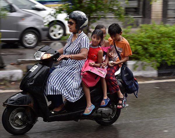 இந்த வேகத்தை விட்டு தாண்ட கூடாது... டூ-வீலர்களுக்கு புதிய வேக கட்டுப்பாடு... ஒன்றிய அரசு அதிரடி!