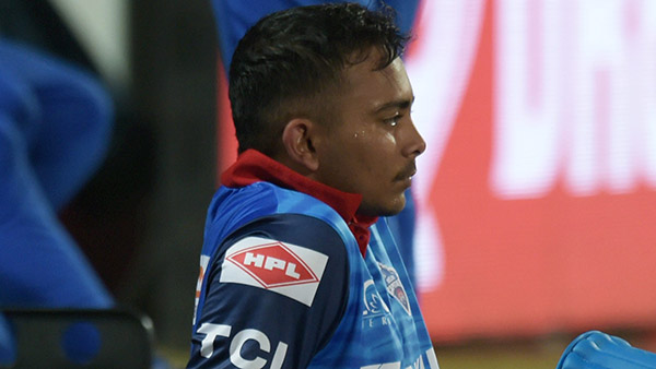 IPL முடிச்சிட்டு இந்தியா வந்த கையோடு புதிய BMW காருடன் பிரித்வி ஷா!! ஷோரூம் விலையே ரூ.70 லட்சத்தை தாண்டுது