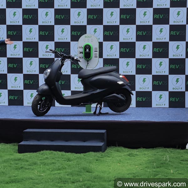 இந்தியாவின் மிக பெரிய எலக்ட்ரிக் சார்ஜிங் நெட்வொர்க், ரெவோஸ் போல்ட்!! வெறும் ரூ.1 இல் வாங்கலாம்!