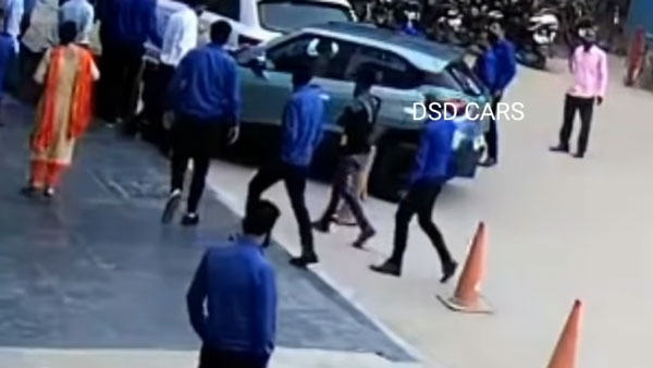 ஷோரூமை விட்டு வெளியேகூட போகல... அதுக்குள்ள நொருக்கிட்டாரு! உற்சாக மிகுதியால் நடந்த சோகம்!
