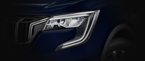 சொகுசு கார்களுக்கே செம்ம டஃப் கொடுக்குது... Mahindra XUV700 கார் பற்றி டாப் 5 முக்கிய தகவல்கள்!