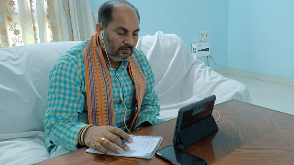“95 சதவீத இந்தியர்களுக்கு பெட்ரோலே தேவைப்படுவது இல்லை”- உ.பி மாநில அமைச்சர் சர்ச்சை கருத்து!!