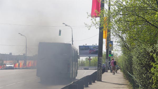 மாசு கட்டுப்பாடு சான்றிதழ் இல்லாத வாகனங்களுக்கு செக்... அபராதம் எவ்ளோனு தெரிஞ்சா ஆடிப்போயிருவீங்க!