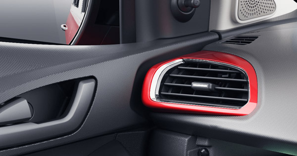 Maruti Celerio vs Tata Tiago: இரண்டில் எது பெஸ்ட்? இதோ உங்களுக்காக பிரத்யேக ஒப்பீட்டு தகவல்!