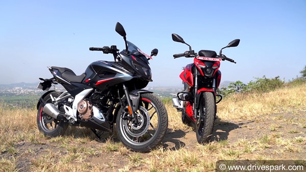 பஜாஜின் எந்த 250சிசி பைக்கை தேர்வு செய்யலாம்? பல்சர் 250-ஆ (அ) டோமினார் 250? உங்களது சாய்ஸ் எது?