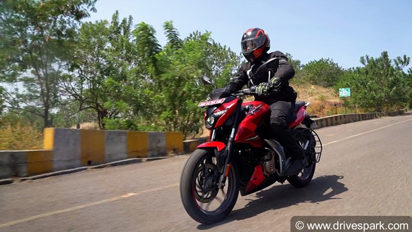 பஜாஜ் பல்சர் என்250-க்கும், எஃப்250-க்கும் இடையே உள்ள வித்தியாசங்கள்!! இதை தெரிஞ்சிக்கிட்டு பைக் வாங்க பாருங்க