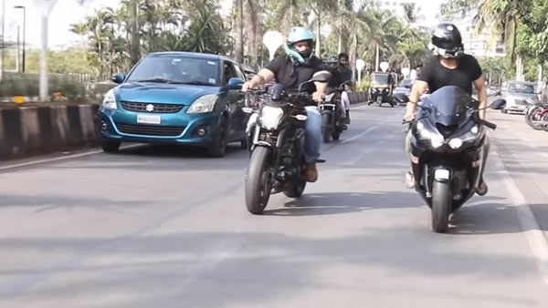 பைக்கை வாங்கி குவிச்சு வச்சிருக்காரு! இவருதாங்க உண்மையான மோட்டார்சைக்கிள் லவ்வர்! வீடியோவ பாத்தீங்க மிரண்டுருவீங்க!
