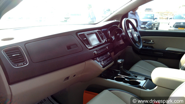 Maruti Ertiga காருக்கு Carens எனும் பெயரில் வரும் புதிய ஆப்பு! எம்பிவி சந்தையை நோக்கி காய் நாகர்த்தும் Kia!