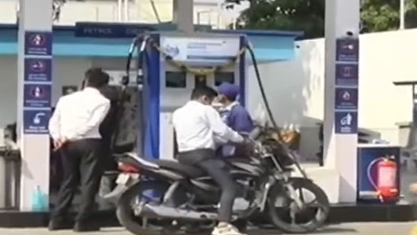 சாதாரண நபர் போல் பெட்ரோல் பங்கை சோதனையிட்ட அமைச்சர்!! அடுத்து நடந்ததுதான் அதிரடியான விஷயம்...!