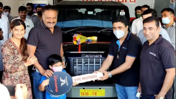 மஹிந்திரா தார் எஸ்யூவியை டெலிவிரி பெற்ற நடிகர் பிரகாஷ் ராஜ்!! ஷோரூம் விலையே ரூ.15 லட்சத்தை தாண்டுது!