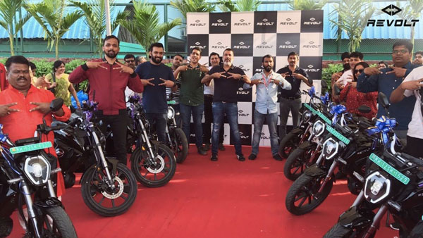 போச்சு... விலைய ஏத்திட்டாங்க... பல மடங்கு உயர்ந்த Revolt RV 400 இ-பைக்கின் விலை... புதிய விலை எவ்வளவு தெரியுமா?