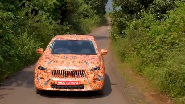 புதிய ஸ்லாவியா காரின் இன்டீரியர் டிசைன் எப்படி இருக்கும்... படத்தை வெளியிட்டது ஸ்கோடா!