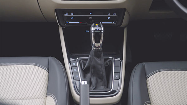 விரைவில் விற்பனைக்கு வரப்போகுது... Skoda Slavia கார் எப்படி இருக்கு தெரியுமா? ஃபர்ஸ்ட் லுக் ரிவியூ!
