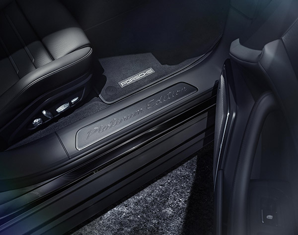 Porsche Panamera Platinum Edition இந்தியாவில் அறிமுகம்! எப்பப்பா இதோட விலை இவ்ளோ அதிகமா!!
