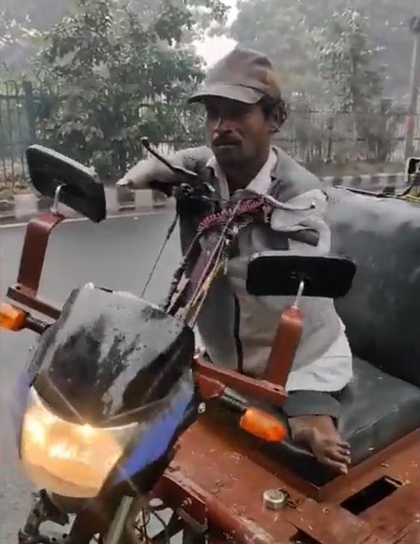 “கை, கால்கள் இல்லையென்றால் என்ன? நான் வேலை தருகிறேன்” - மாற்றுத்திறனாளிக்கு உதவிகரம் நீட்டும் ஆனந்த் மஹிந்திரா