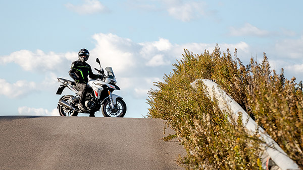 Benelli-இன் மலிவு விலை அட்வென்சர் பைக்கிற்கு இந்தியாவில் புக்கிங் தொடக்கம்... ரூ. 6 ஆயிரம் மட்டும் போதும்!