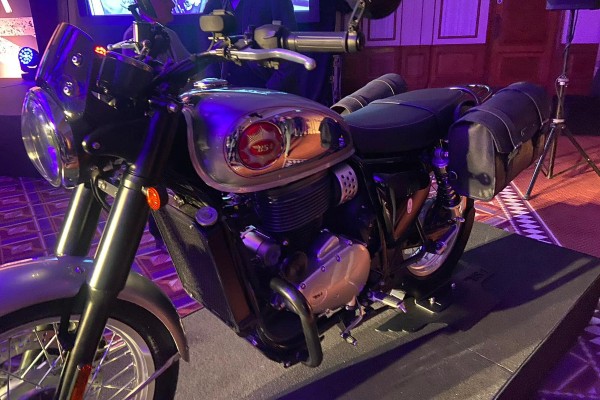 சூப்பரா இருக்குங்க... BSA Goldstar 650 பைக்கை வெளியீடு செஞ்சிட்டாங்க... இப்பவே இத வாங்கணும் போலிருக்கு!