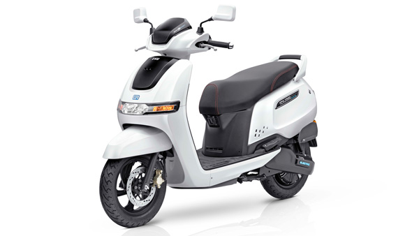 இவ்ளே வேகமா... மின்சார வாகன பயன்பாட்டிற்கு மாறிய பிரபல இயக்குநர்... கார், ஸ்கூட்டர் ரெண்டையுமே வாங்கியிருக்காரு!