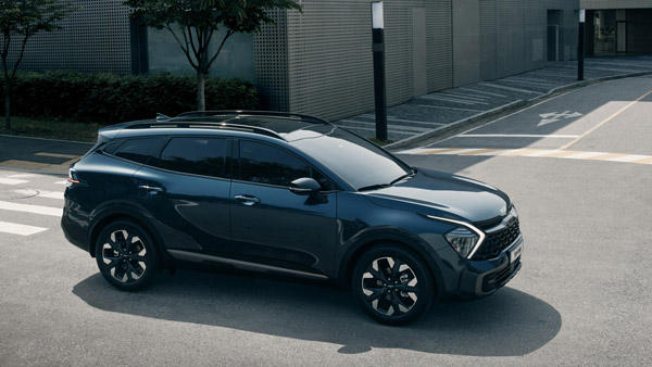 விரைவில் விற்பனைக்கு வரவிருக்கும் Kia Carens காரின் ஸ்கெட்ச் படங்கள் வெளியீடு! ஸ்கெட்சிலேயே இந்த கார் அசத்தலா இருக்குதே!