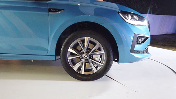Skoda Slavia எப்போ விற்பனைக்கு வருது தெரியுமா? அதிகாரப்பூர்வ தகவலால் வாடிக்கையாளர்கள் உற்சாகம்!