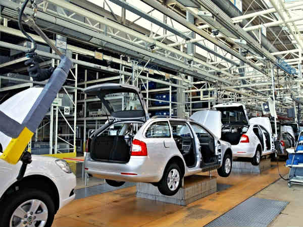 வாகன விற்பனையில் வளர்ச்சியுடன் 2021ஐ நிறைவு செய்திருக்கும் டாடா!! மின்சார கார்களின் விற்பனையிலும் முன்னேற்றம்!