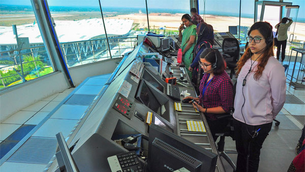 ஏர்போர்ட்டின் பேருக்கு பதிலா ஏன் 'கோட் வேர்டு' யூஸ் பண்றாங்க தெரியுமா? இந்த விஷயத்தை யாரும் சொல்ல மாட்டாங்க!