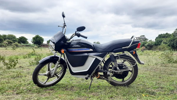 பெட்ரோல் பைக்கை எலெக்ட்ரிக் பைக்காக மாற்றலாம்... எவ்ளோ செலவு ஆகும்னு தெரிஞ்சா இப்பவே மாத்த ஆசைப்படுவீங்க!