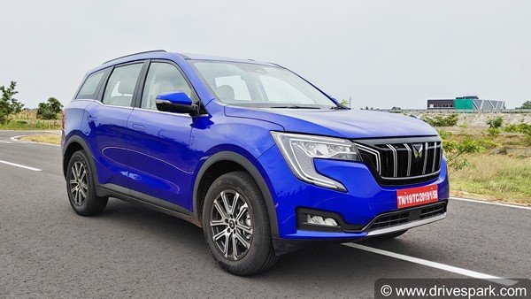 கியா கேரன்ஸிற்கு சவாலான போட்டி மாடலாக மஹிந்திராவின் எக்ஸ்யூவி700!! சரிவை காணும் ஹூண்டாய் அல்கஸாரின் விற்பனை