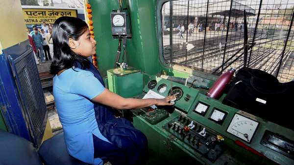 ரேட் கம்மியா இருந்தாலும் ரயில்வே தண்டவாளத்திற்கு பக்கத்துல இடம், வீடு வாங்க கூடாது... இவ்ளோ பிரச்னைகள் வருமா?