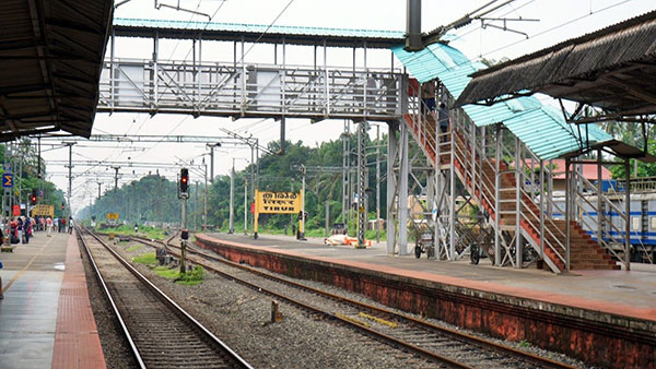 ரேட் கம்மியா இருந்தாலும் ரயில்வே தண்டவாளத்திற்கு பக்கத்துல இடம், வீடு வாங்க கூடாது... இவ்ளோ பிரச்னைகள் வருமா?