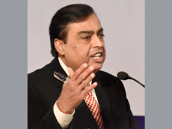 எத்தனை ரோல்ஸ்-ராய்ஸ் காரை தாங்க இவர் வாங்குவாரு!! முகேஷ் அம்பானியின் கேரஜில் இணைந்த 3வது கல்லீனன்!