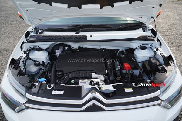 ஃபெர்பாமென்ஸில் பிச்சு உதறும் சிட்ரோன் சி3 கார் ரிவியூ . . .