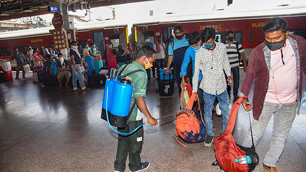 இத மட்டும் ஃபாலோ பண்ணீங்க தட்கல் டிக்கெட் கன்ஃபார்மாக்கலாம்... வெறும் நான்கே ஸ்டெப்கள்தான் உங்களுக்கான இருக்கையை உறுதியாக்கும்!