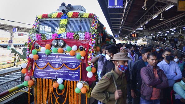 ரயில் டிக்கெட்டில் உள்ள PNR எண் ணிற்குப் பின்னால் இவ்வளவு ரகசியங்கள் மறைந் திருக்கிறதா ? கேட்கவே ஆச்சரியமா இருக்கே !