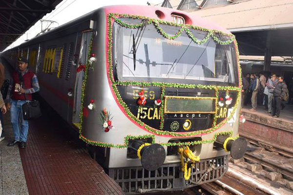 ரயிலை இயக்க ஒருவரே போதும் ஆனால் 2 பேரை ஏன் நியமிக்கிறார்கள் தெரியுமா ?