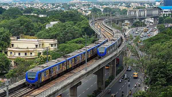 ரயிலை இயக்க ஒருவரே போதும் ஆனால் 2 பேரை ஏன் நியமிக்கிறார்கள் தெரியுமா ?