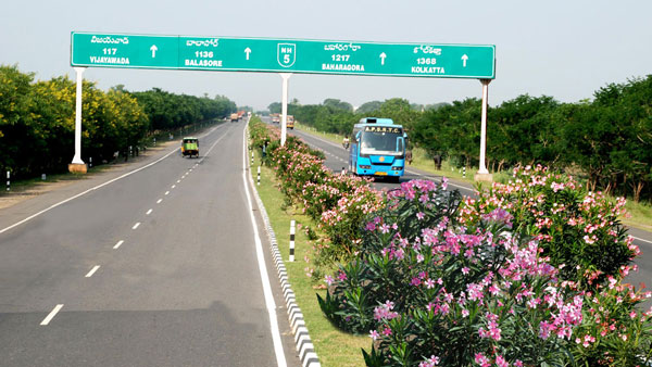 ரோடு போடுவதில் உலக சாதனை படைக்க NHAI திட்டம்... ஐந்து நாட்களில் இத்தனை நீளமான சாலையை அமைக்க போறாங்களா!