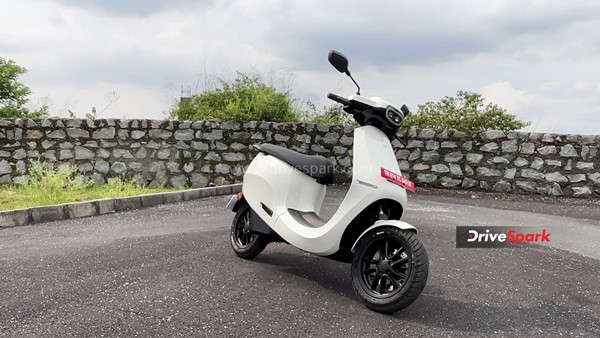 ஓலா எலெக்ட்ரிக் ஸ்கூட்டரில் இப்படி ஒரு அப்டேட்டா? வேற லெவலுக்கு மாறிருச்சு . . . உடனே வாங்கணும் போல தோணுது !
