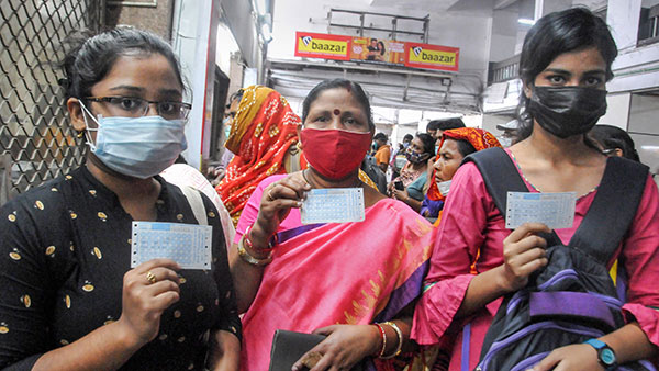 ரயில் டிக்கெட்டில் உள்ள PNR எண் ணிற்குப் பின்னால் இவ்வளவு ரகசியங்கள் மறைந் திருக்கிறதா ? கேட்கவே ஆச்சரியமா இருக்கே !