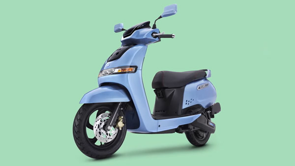 புதிய டிவிஎஸ் ஐக்யூப் எக்ஸ்டி இ-ஸ்கூட்டரை புக் செய்துள்ளவர்களுக்கு ஓர் ஹாப்பி நியூஸ்!! டெலிவிரி ஆகஸ்ட்டில்! 10 புதிய டிவிஎஸ் ஐக்யூப் எக்ஸ்டி இ-ஸ்கூட்டரை புக் செய்துள்ளவர்களுக்கு ஓர் ஹாப்பி நியூஸ்!! டெலிவிரி ஆகஸ்ட்டில் இருந்து!
