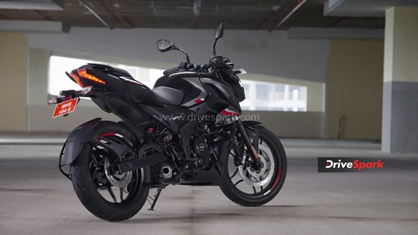 இளசுகளின் மனசை ரவுசு பண்ணுமா பஜாஜ் பல்சர் N160 - ரிவியூ
