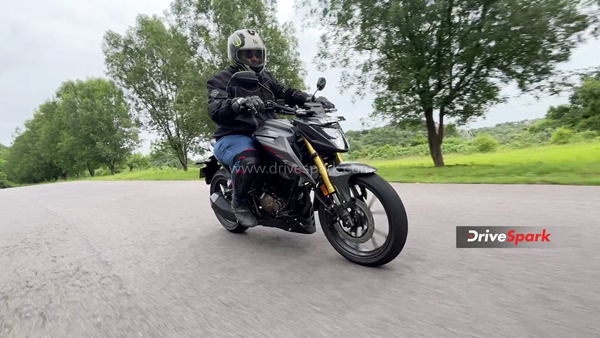 Everything is super according to the price. . . Honda CB300F Bike - Review
