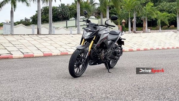 Everything is super according to the price. . . Honda CB300F Bike - Review