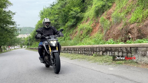 Everything is super according to the price. . . Honda CB300F Bike - Review