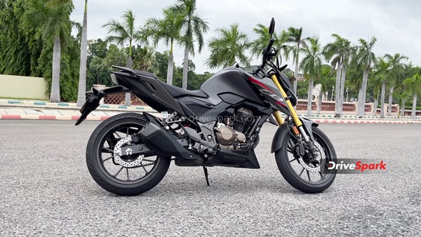 Everything is super according to the price. . . Honda CB300F Bike - Review